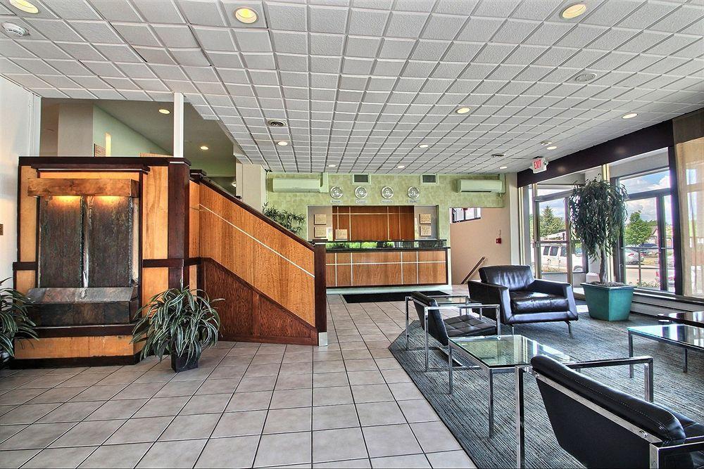 Best Western Plus Milwaukee West Ресторант снимка