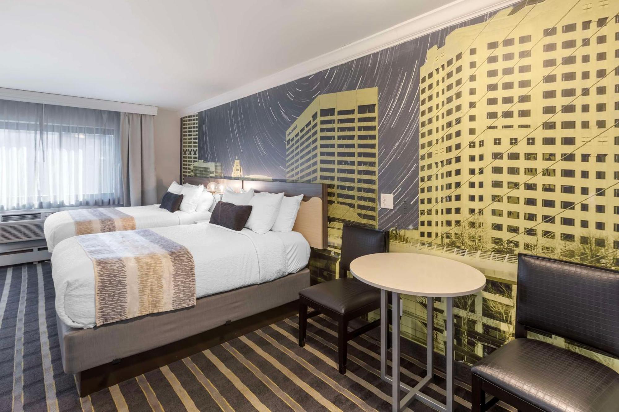 Best Western Plus Milwaukee West Екстериор снимка