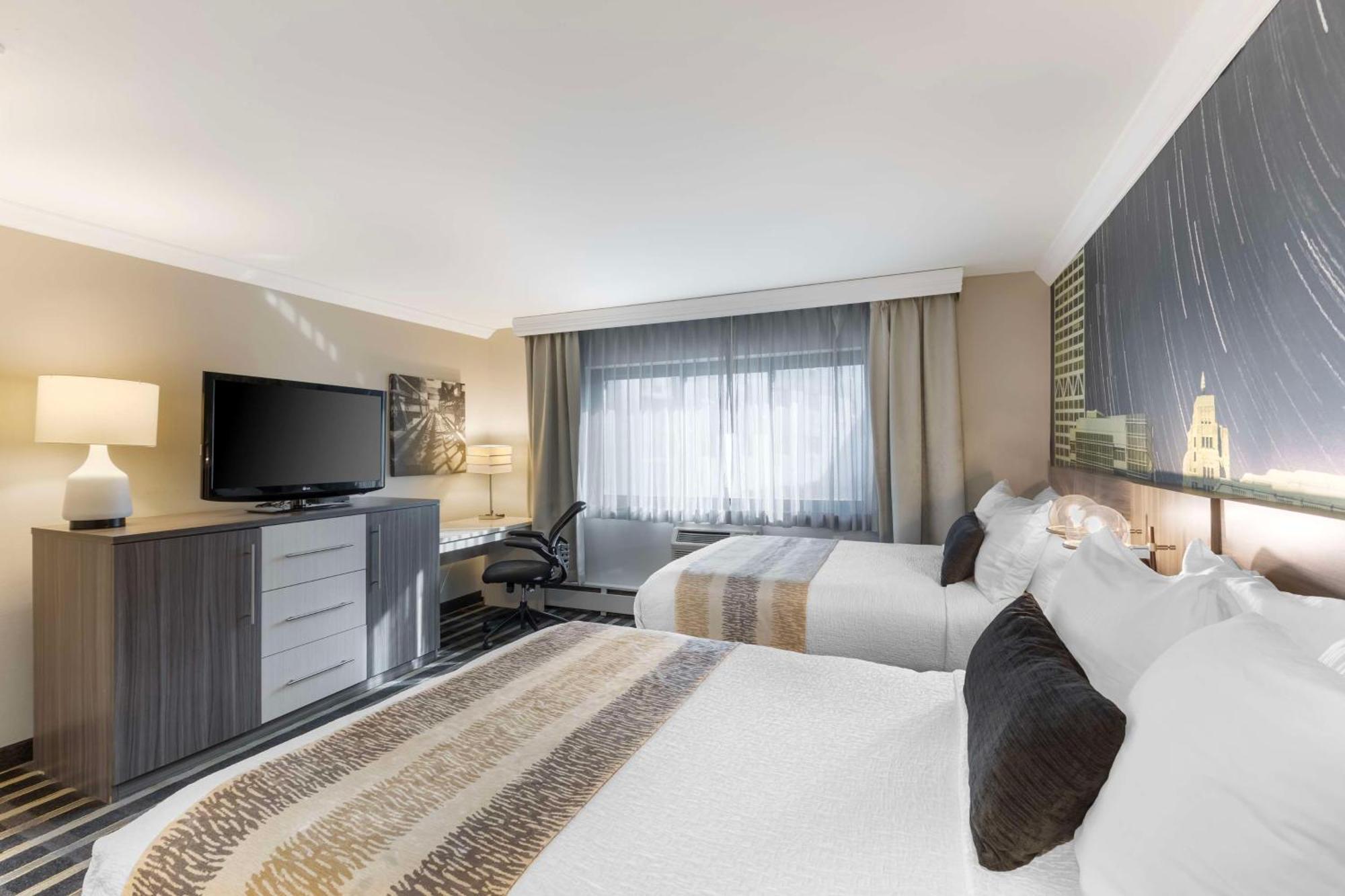 Best Western Plus Milwaukee West Екстериор снимка