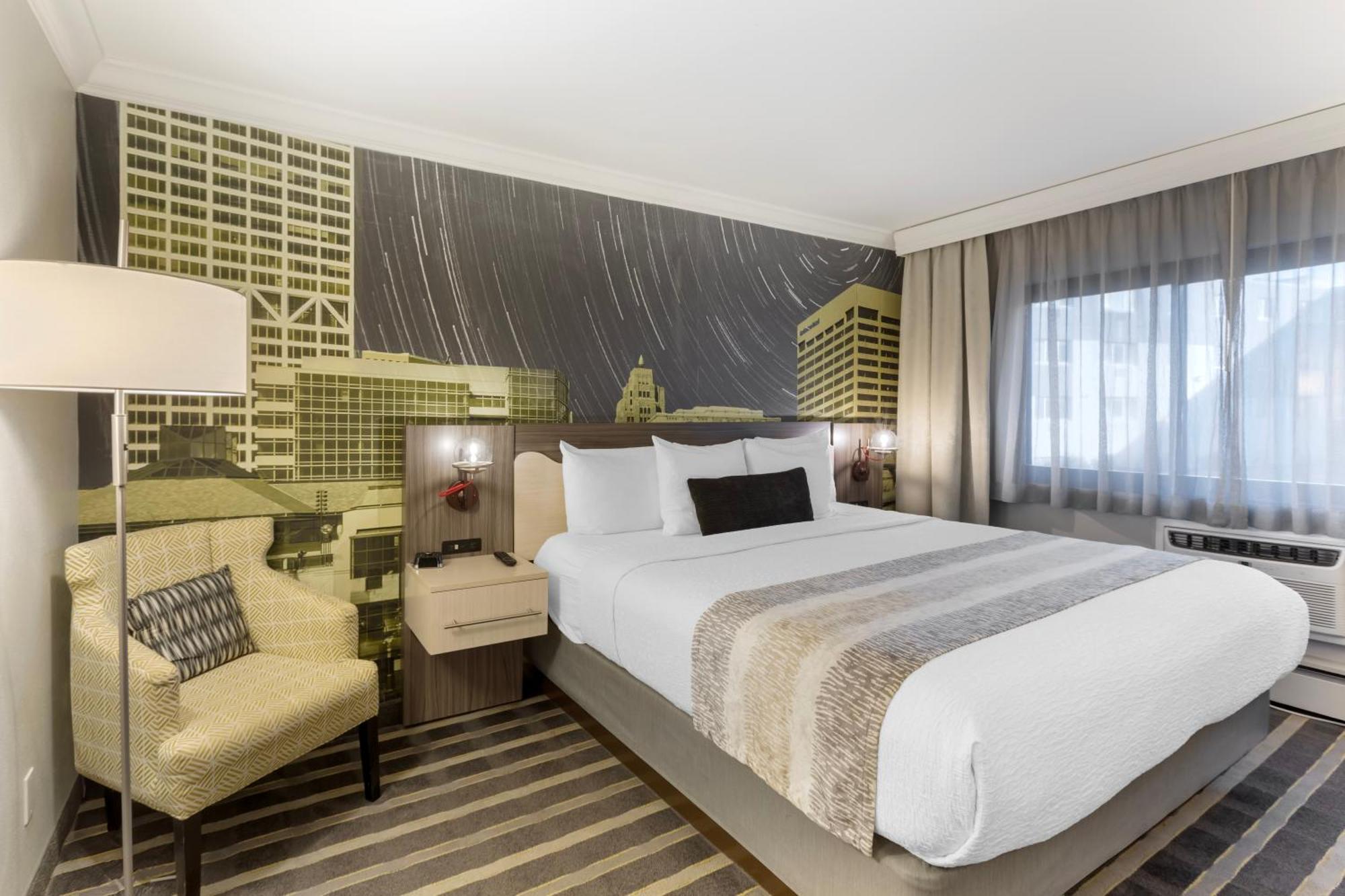 Best Western Plus Milwaukee West Екстериор снимка