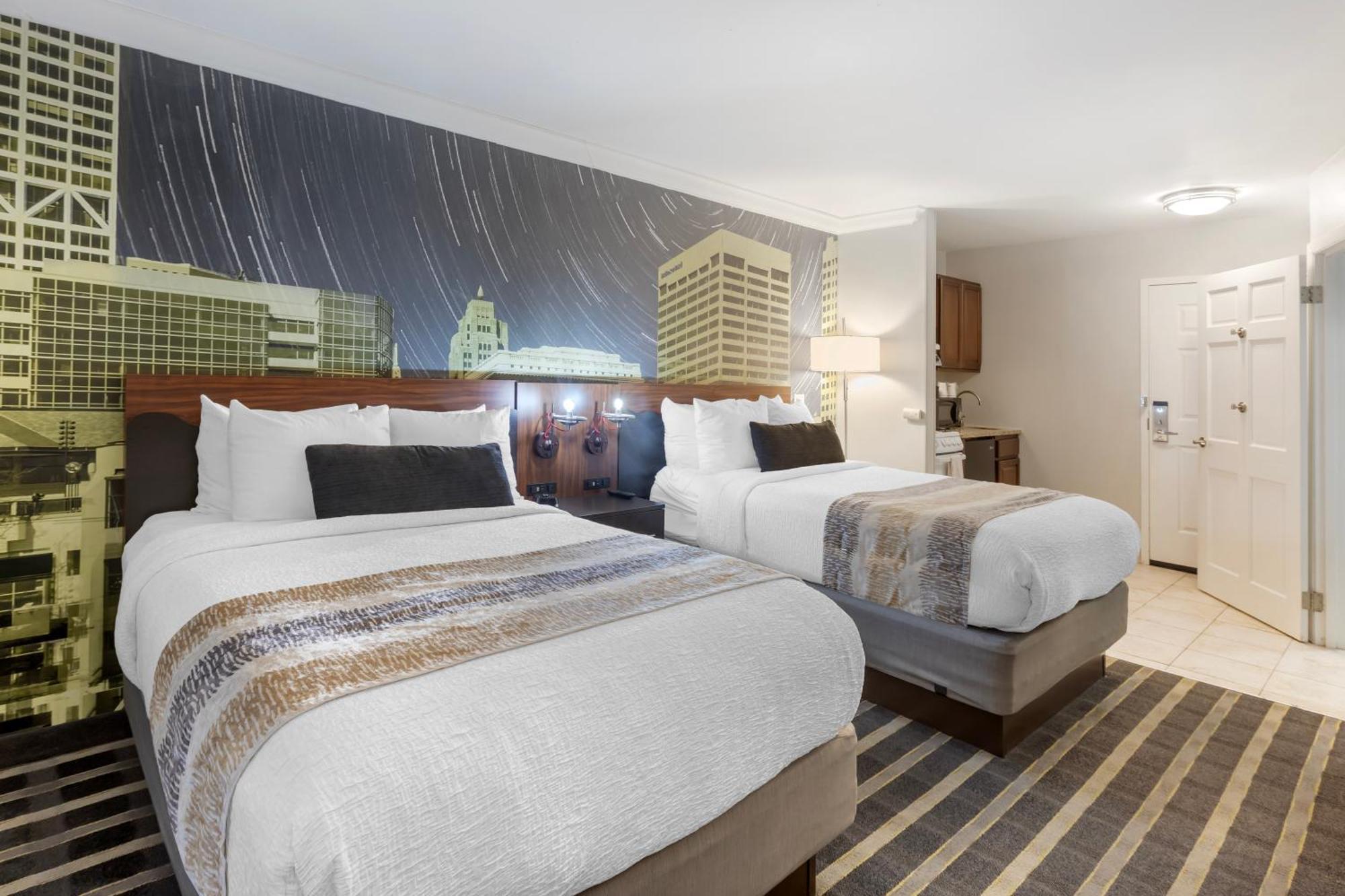 Best Western Plus Milwaukee West Екстериор снимка