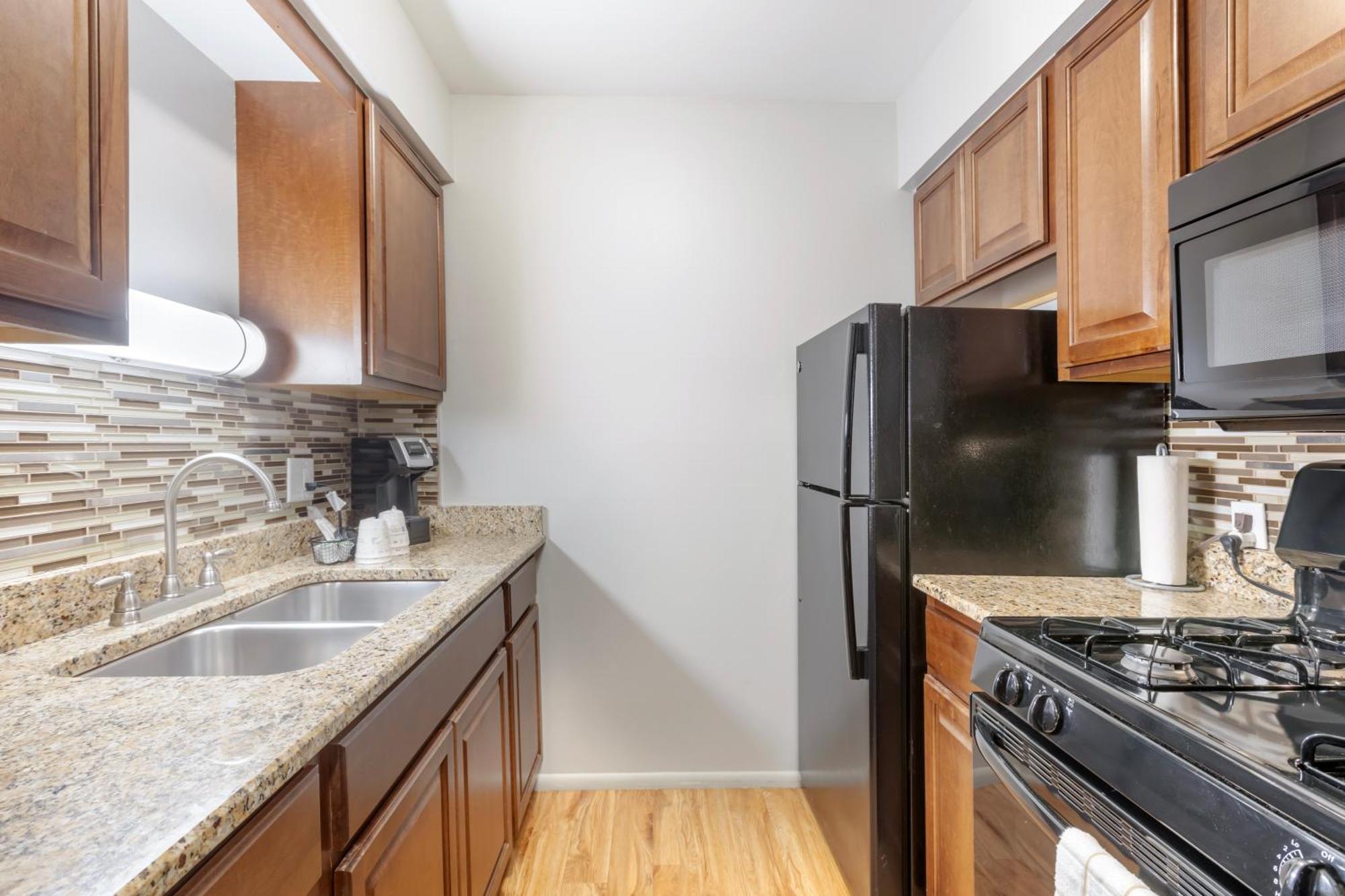 Best Western Plus Milwaukee West Екстериор снимка